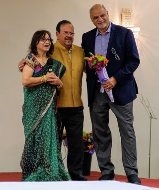 Sr Cits Diwali_tall Harry Mehra 5842_Tracy Marshall 320.JPG